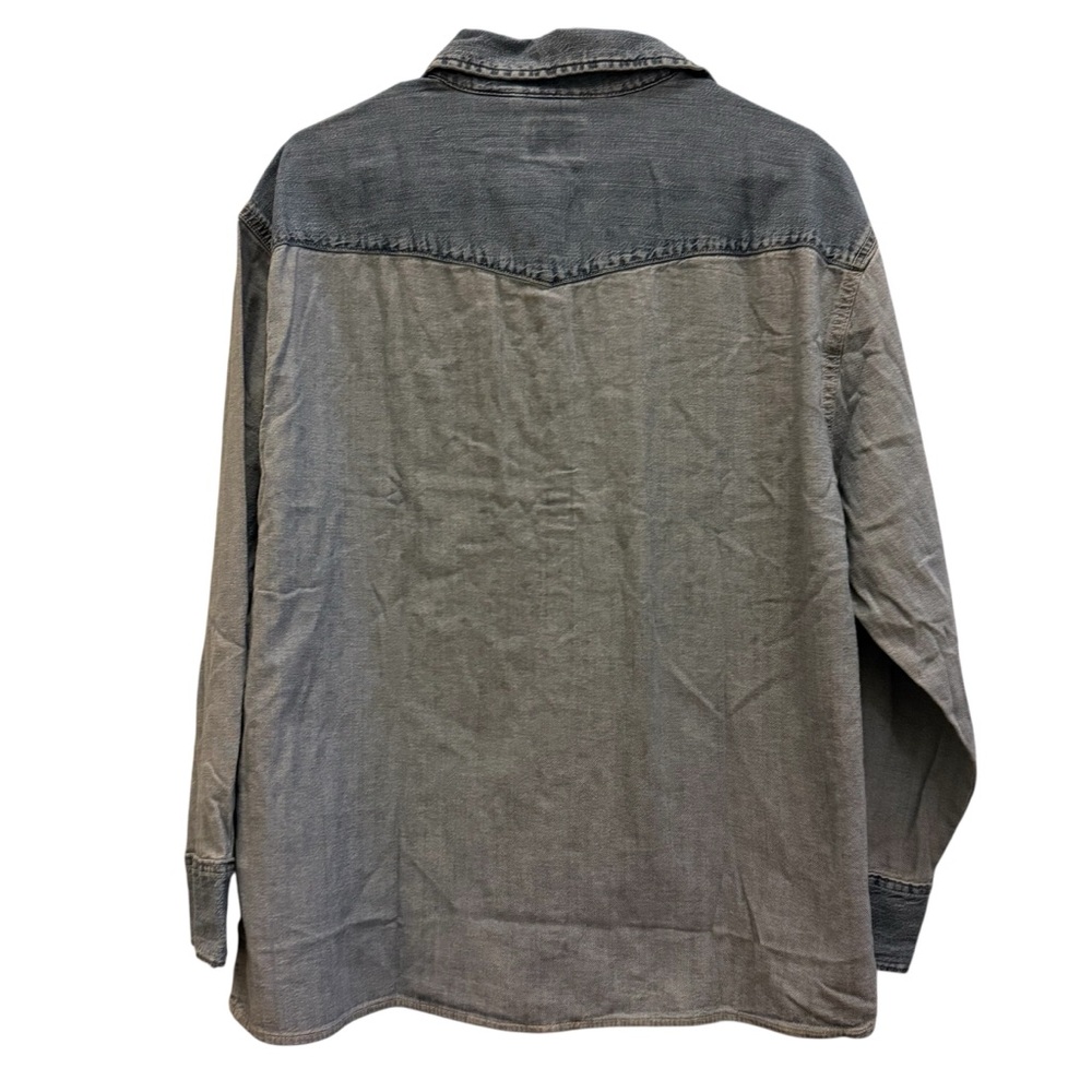 Levi's women’s Two-Tone Denim Shirt - Picture 2 of 14